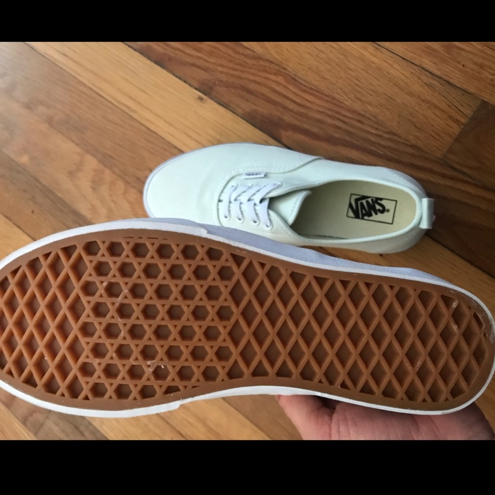 Vans - Picture 2 of 2